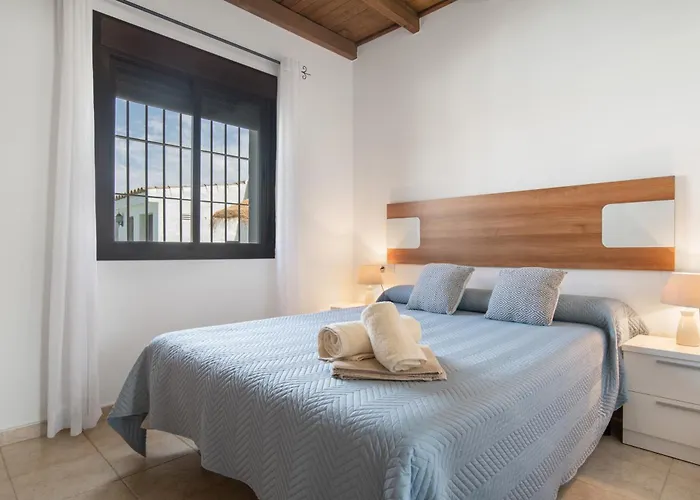 Casa Alpes 1 Solo Familias * Conil De La Frontera